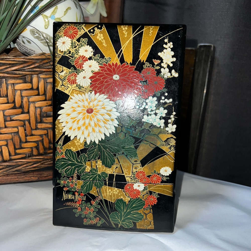 Vintage Naiman Marcus Compact Mirror Chrysanthemum Design 
Black Floral